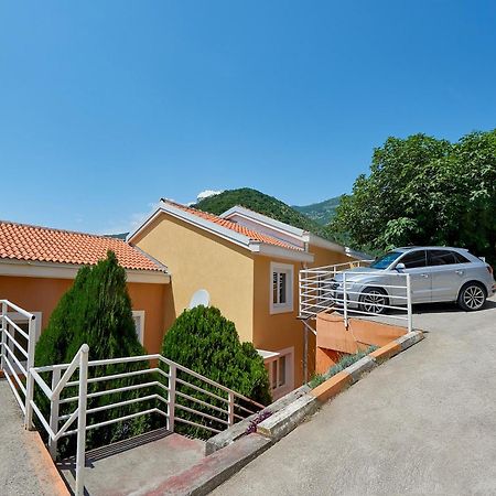 Apartments Villa Relax Petrovac エクステリア 写真