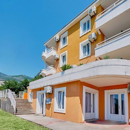 Apartments Villa Relax Petrovac エクステリア 写真