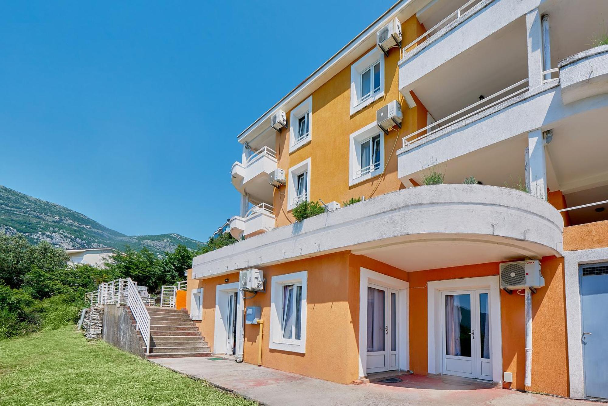 Apartments Villa Relax Petrovac エクステリア 写真