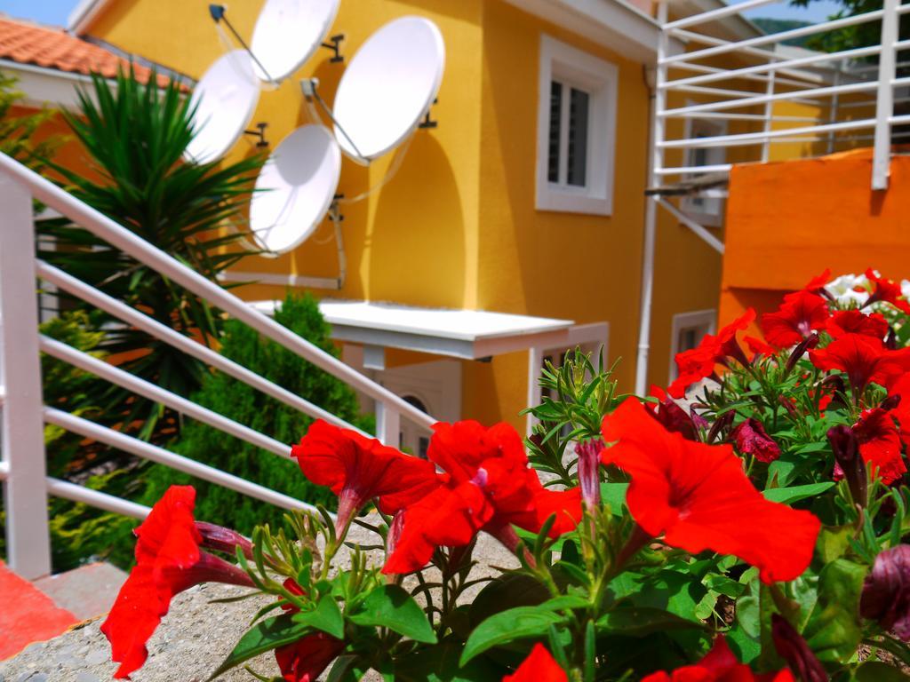 Apartments Villa Relax Petrovac エクステリア 写真