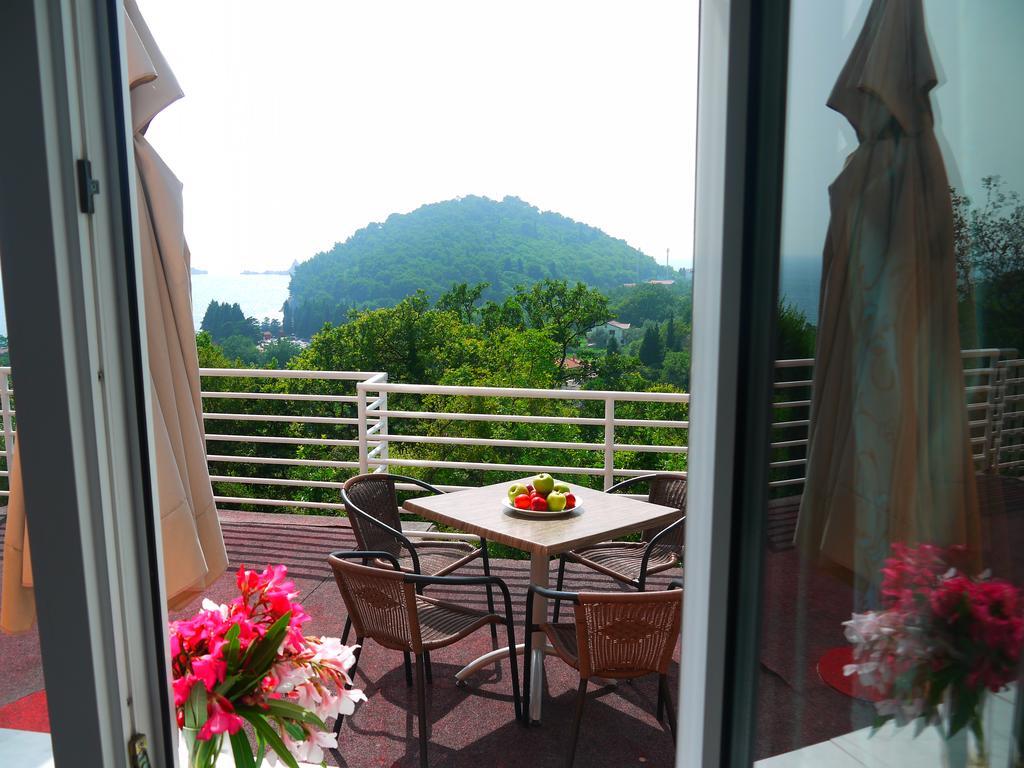 Apartments Villa Relax Petrovac エクステリア 写真